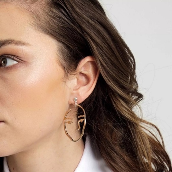 Gold Sister Face Earrings - Picture 4 of 4